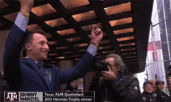 0ddb2650-d748-11e3-b5d1-b77d856cf2ef_manziel.gif