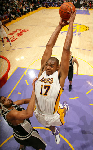 andrew_bynum_mip_1.jpg