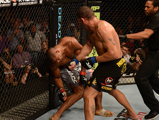 ufc156_09_bigfoot_vs_overeem_013.jpg