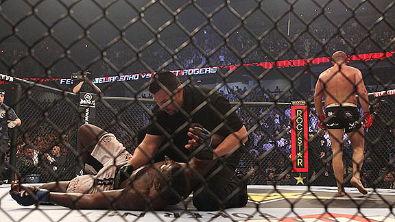 mma_e_rogers_ko_576.jpg