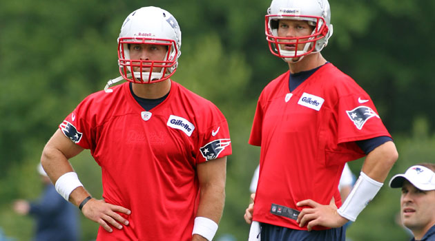 Tim_Tebow_Patriots_Jersey_Photos_Tom_Brady_Josh_McDaniels.jpg